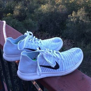 Women’s Nike Free Run Flyknit Shoes